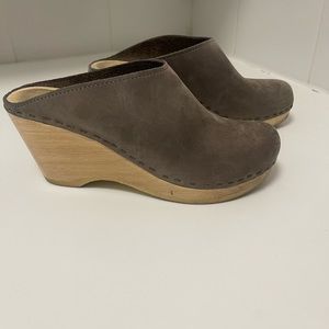 No. 6 Grey New School Clog on Wedge, size 37